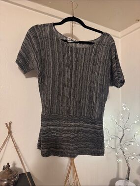 Women’s Gray Short-Sleeve Ribbed Knit Tee